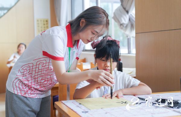 宿迁红色实践团助力七彩假日